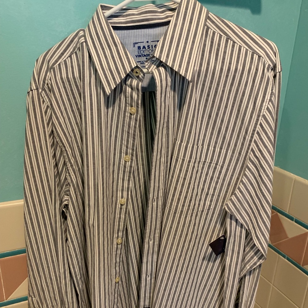 Men’s Basic Edition button down shirt
